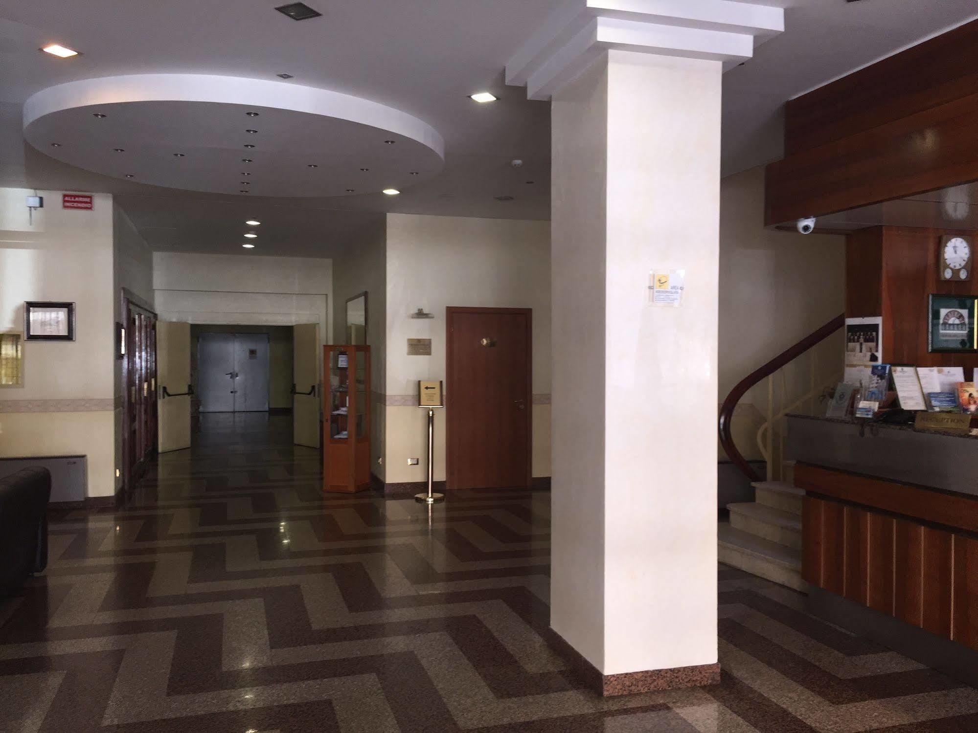 Park Hotel Mar Grande ตารันโต ภายนอก รูปภาพ